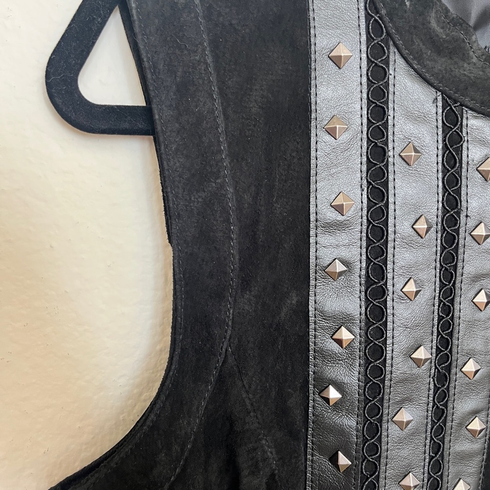 Black‎ Suede Studded Vest Western Boho Biker Festival Moto Style - Picture 6 of 16